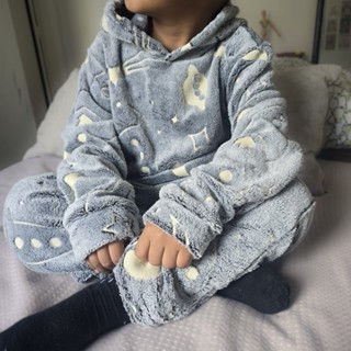 conjunto pijama com capuz micro soft  fleece brilha no escuro infantil em Oferta na Shopee