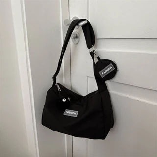 Fashion handbag for women in spring 2024, simple and fashionable shoulder bag, trendy retro style,