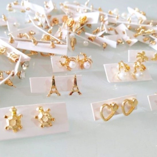 10 Pares brinco delicado Qualidade Solda Lindos Barato Uso Pessoal Biju | Shopee Brasil