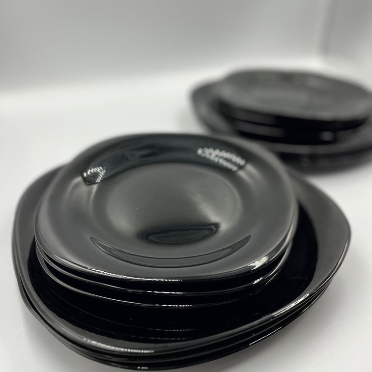 Aparelho de Jantar 12 pçs Prato Quadrado Preto 6un Sobremesa e 6un Jantar e Almoço