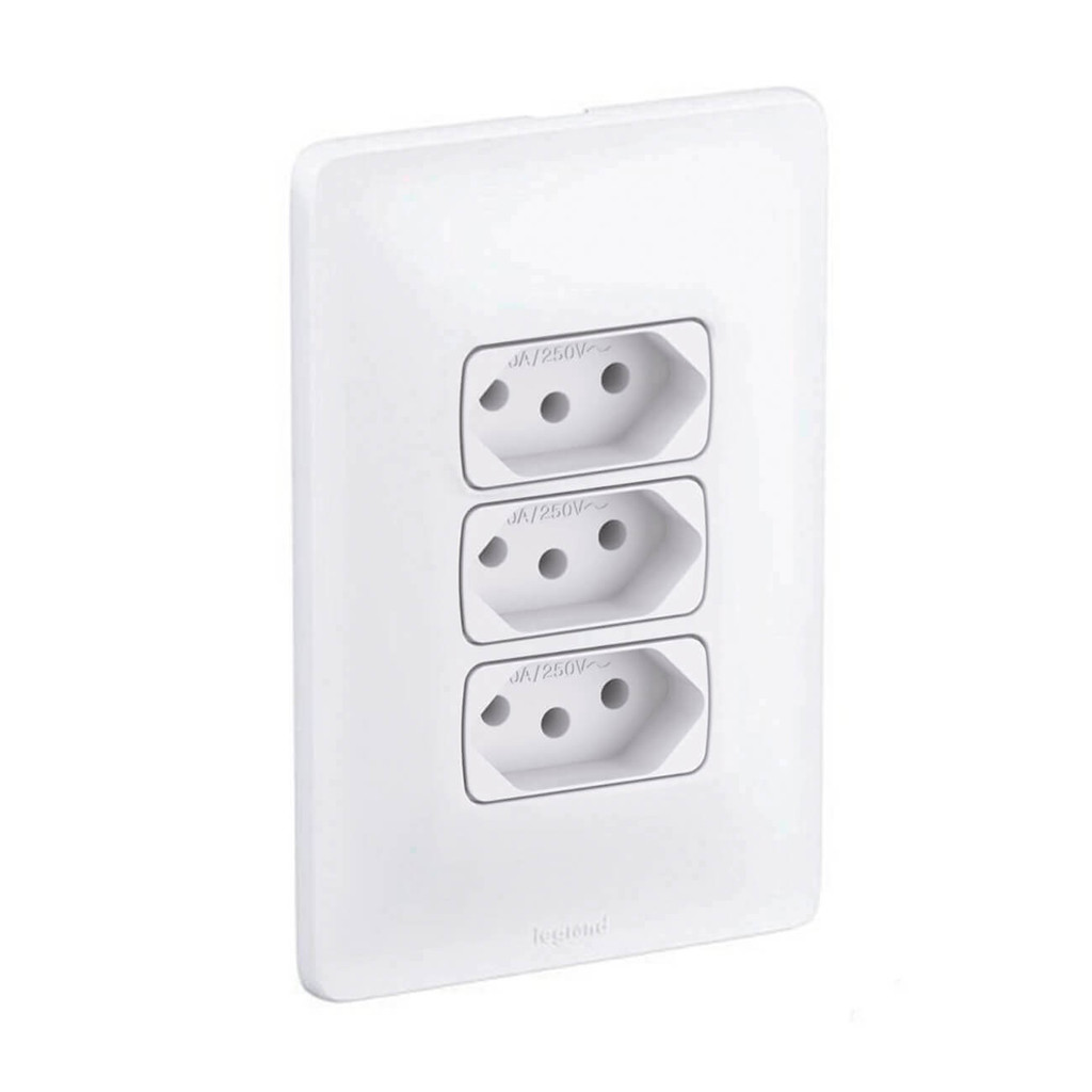 Kit Completo Três Tomadas 10A com Placa e Suporte 4x2 Zeffia Legrand