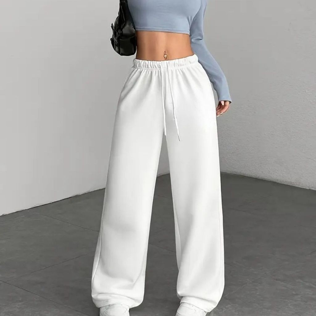 Calça Moletom Plus Size FOREyOND - Cargo, Pernas Largas, Com Bolsos
