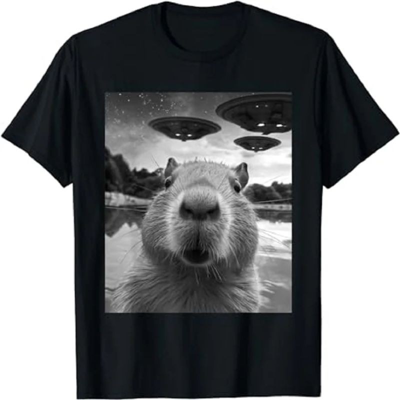 Camiseta "Capivara tirando selfie óvnis ET alienígenas" Estampada Unissex
