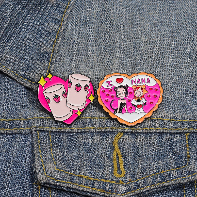 Anime NANA Osaki Broche Pinos Bonito Rosa Coração Emblemas De