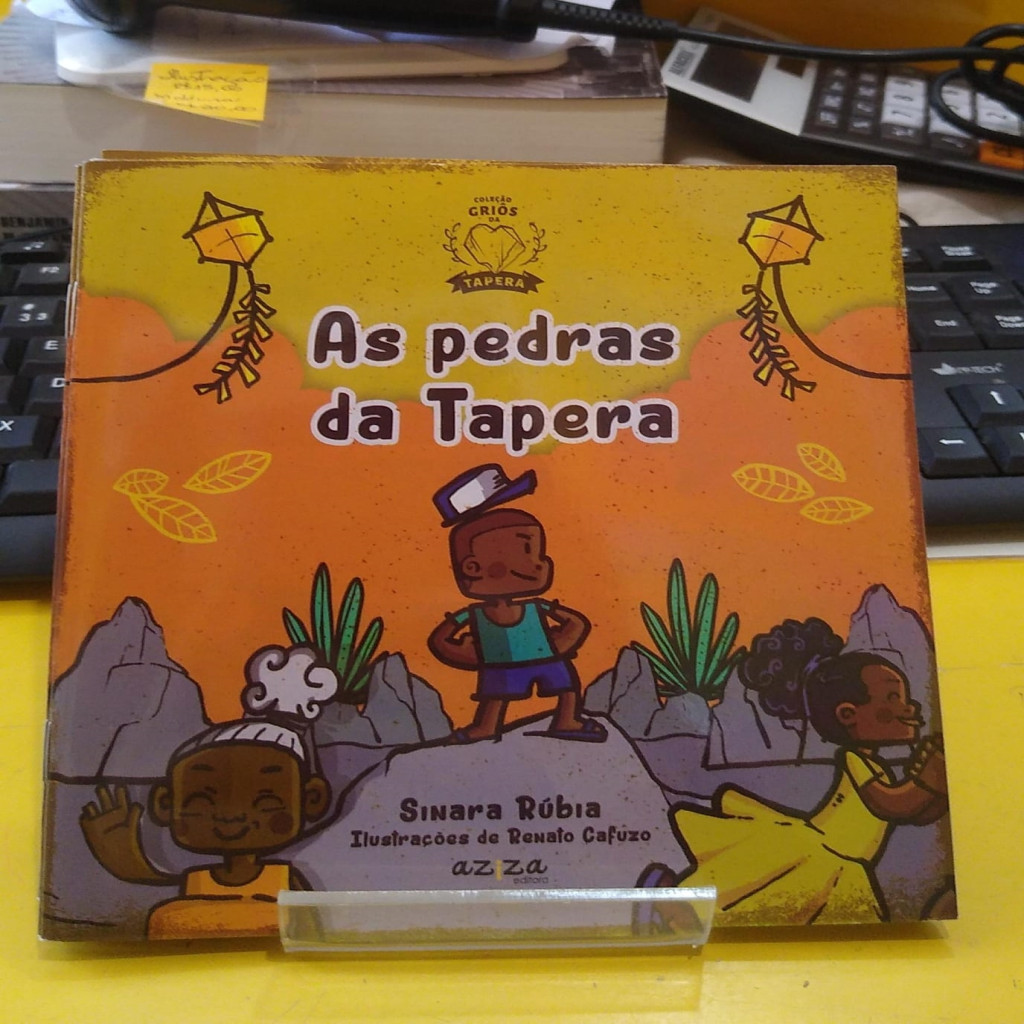As pedras da Tapera autor Sinara Rúbia | Shopee Brasil