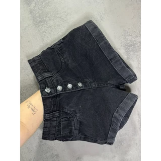 Short Jeans Estonado Barra Dobrada E Diversos Botões
