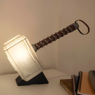 Luminária 3D Marvel Martelo Thor Decoração Geek Temática Realista