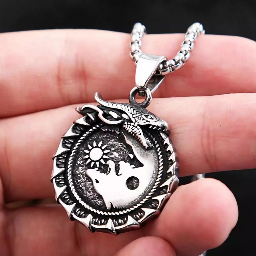 Colar Ouroboros e Lobo