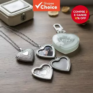 Colar de Pingente de Amor com Detalhes Gravados - Medalhão de Coração em Aço Inoxidável, Presente Moderno em Oferta na Shopee