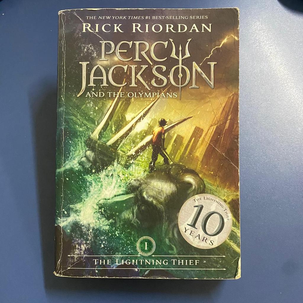 Percy Jackson and The Olympians - Book 1 - The Lightning Thief de Rick ...