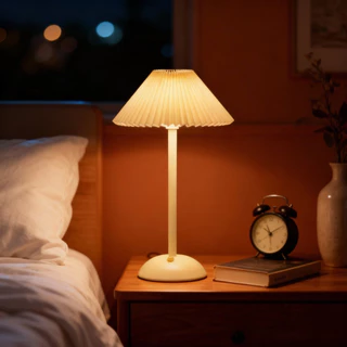 Luminária Abajur de Mesa Saia Seda Com Barra Creme Led Toque de Sensor Quarto Sem Fio 3 Cores