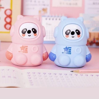 Apontador Criativo Panda Astronauta – Manivela Prática + Compartimento