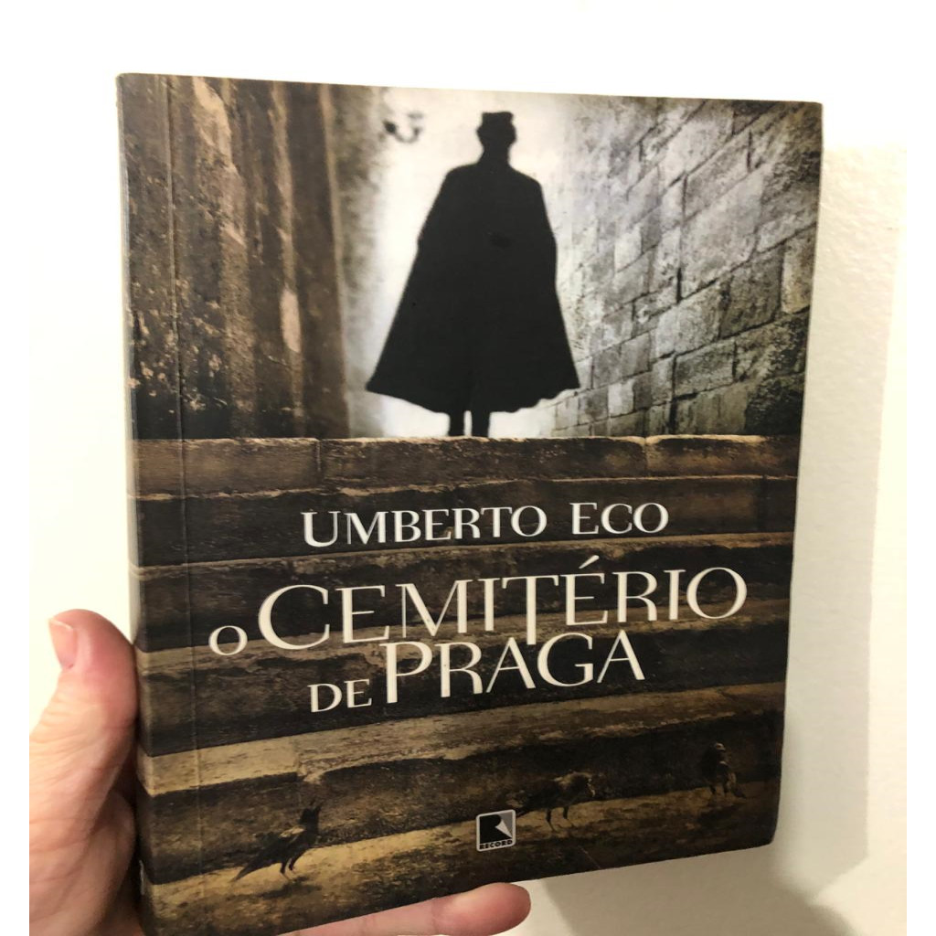 O Cemitério de Praga autor Umberto Eco | Shopee Brasil