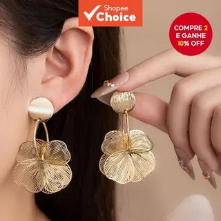 Brincos femininos dourados de trevo de quatro folhas e flores, clip-on, antialérgicos, sem furo, brincos pendentes, em Oferta na Shopee