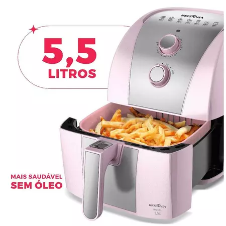 Air Fryer Britânia 5,5L cor rosa com cesto aberto contendo batatas fritas