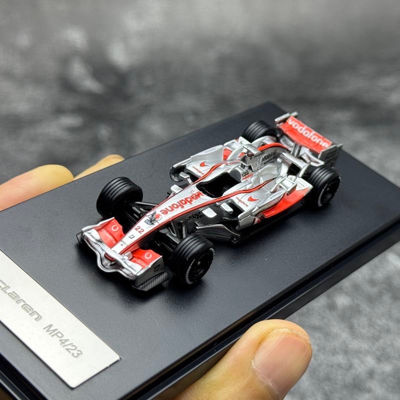 LCD 1/64 McLaren MP4-23 F1 Formula Modelos de carros Liga de