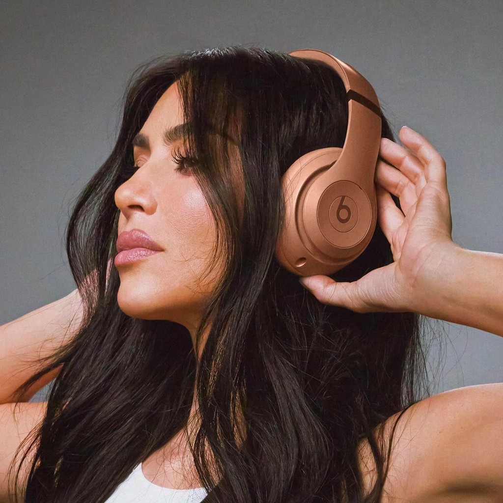 Fone Kim Kardashian x Beats Studio Pro Bluetooth Headphones Ultra