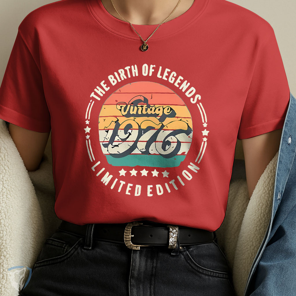 T-Shirt 1976 Vintage | Limited Edition Estampa Retrô com Faixas