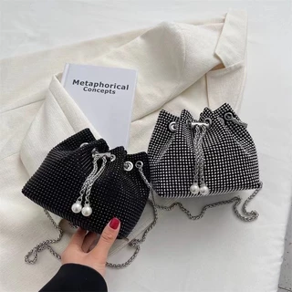 Bolsa  de Strass/ Brilho com alça de Corrente Transversal MARISA em Oferta na Shopee