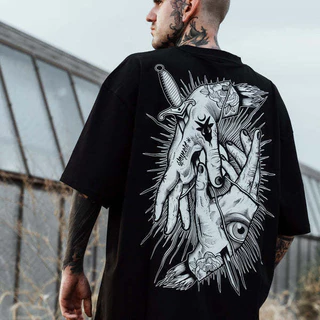 Camiseta Preta Unisex, Design com Mãos Estilizadas e Elementos Decorativos, Moda Urbana