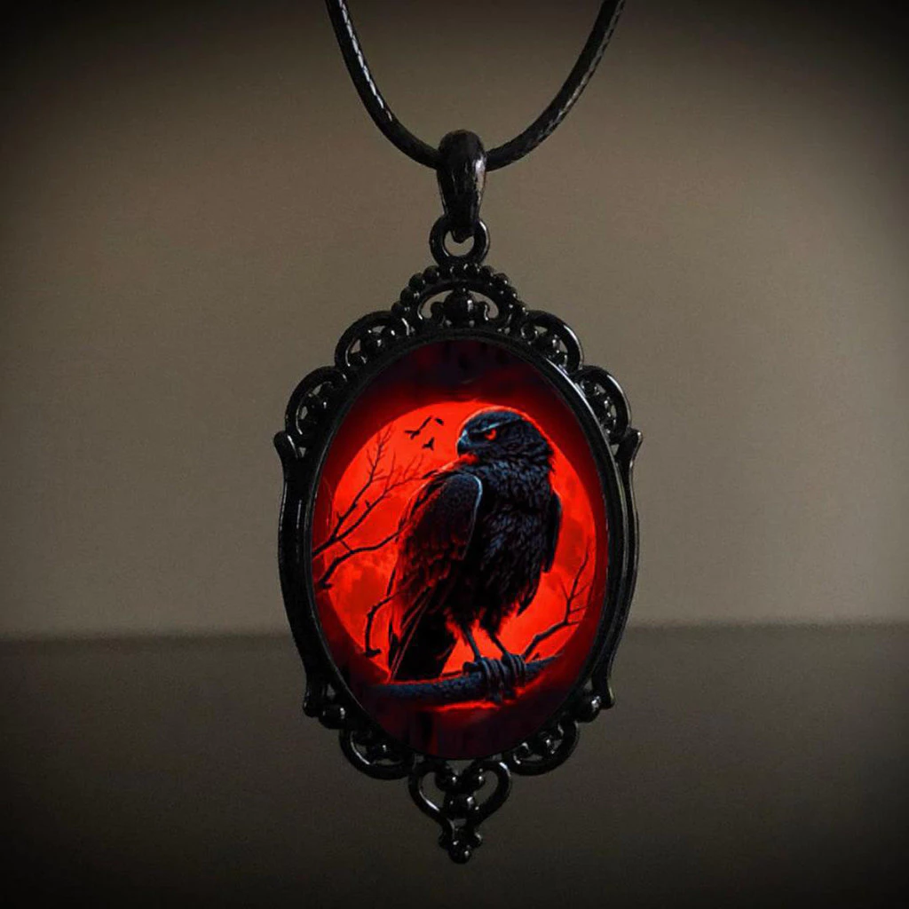 Colar Corvo Noturno Lua de Sangue