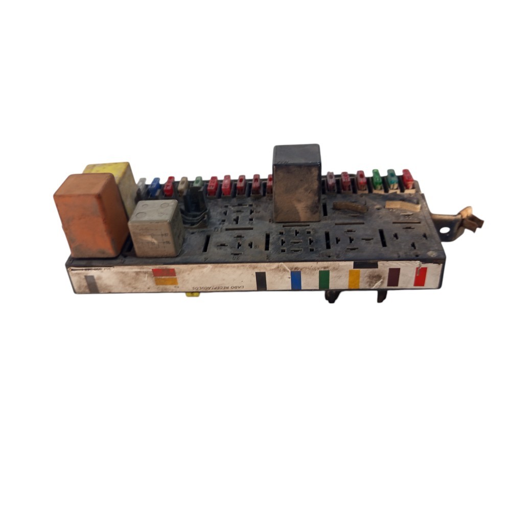 Caixa Fusível Santana Quartum Gol 1984/06 307941822a | Shopee Brasil