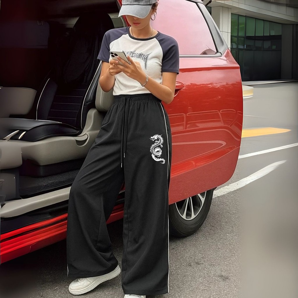 Calça Pantalon Feminina Preta com Estampa de Dragão K-pop Y2K