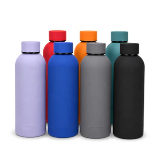 Garrafa Térmica 500ml Inox Parede Dupla Mantém Calor/Frio Para Academia Futebol Passeio Emborrachado