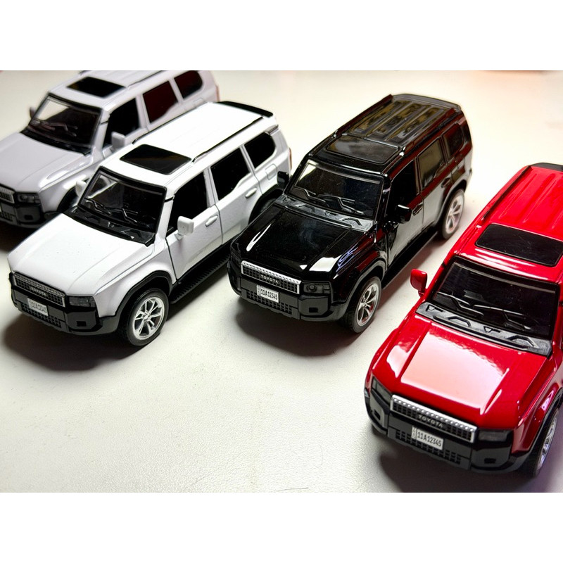 Miniatura Toyota Land Cruiser 250 (prado) escala 1/38 som e luz