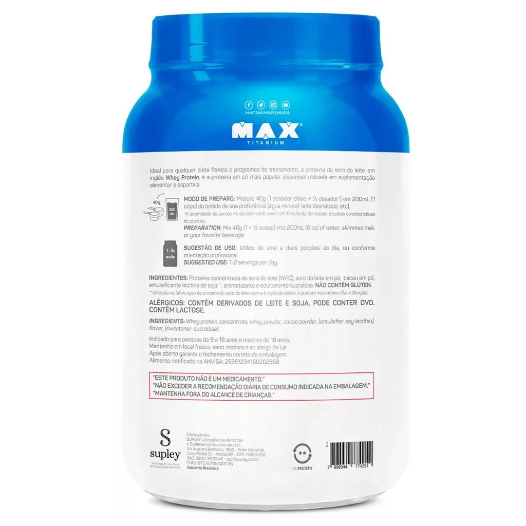 Parte traseira do pote de 1kg do Whey Pro Max Titanium, mostrando instruções de preparo, lista de ingredientes e aviso de alérgenos (contém lactose, pode conter ovo e soja).