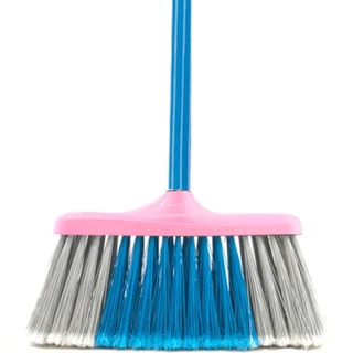 Vassoura doméstica com cabo 1,20M floreada - 0.4502 Compel em Oferta na Shopee