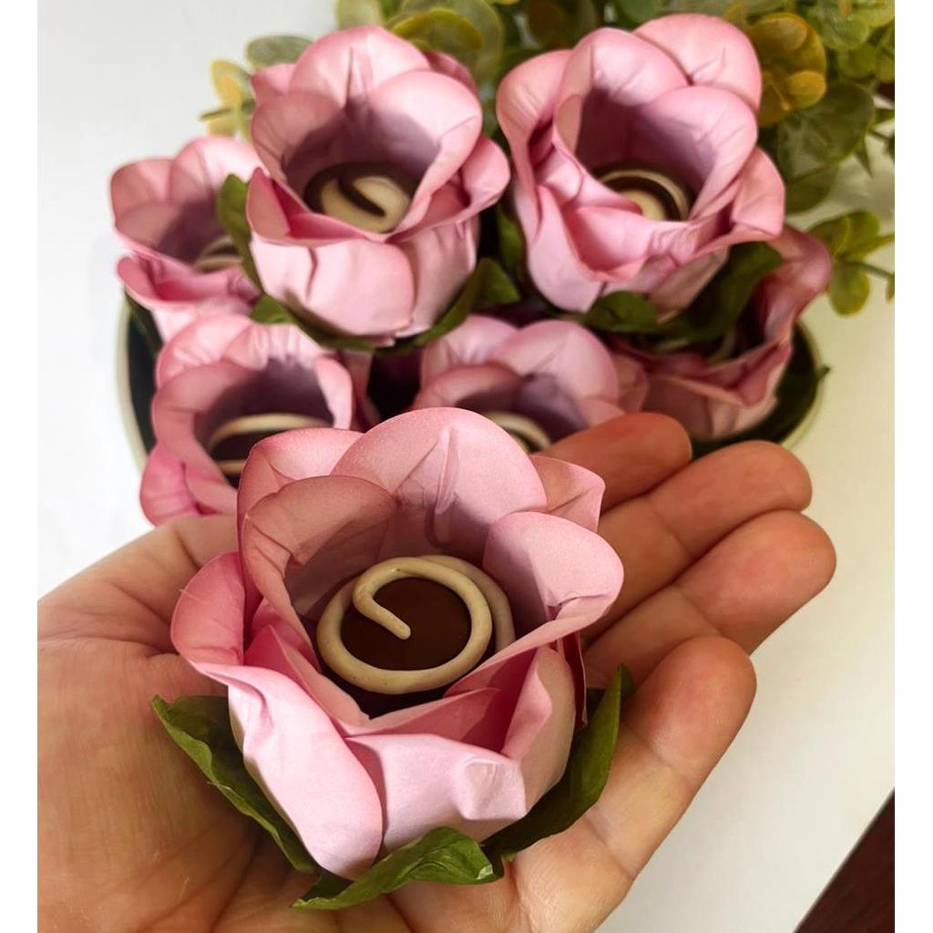 Kit 20 forminhas para doces finos botão de rosa