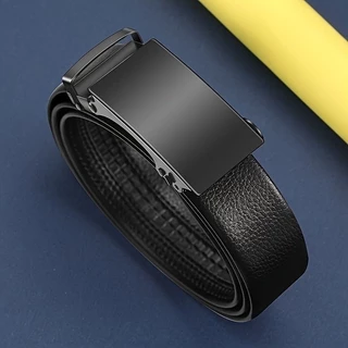 Cinto masculino de couro com fivela automática de catraca metálica,