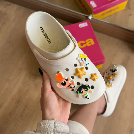 Babuche Moleca + Charms Meninas Poderosas 5832.100