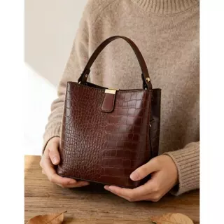 Bolsa Média De Ombro Crossbody Com Alça Transversal Feminina De Couro PU B747 AMY em Oferta na Shopee