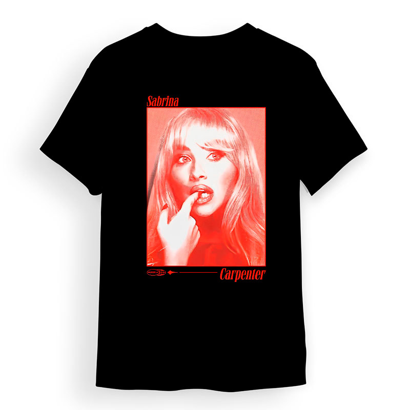 Camiseta Sabrina Carpenter Cantora Atriz T-Shirt Atração