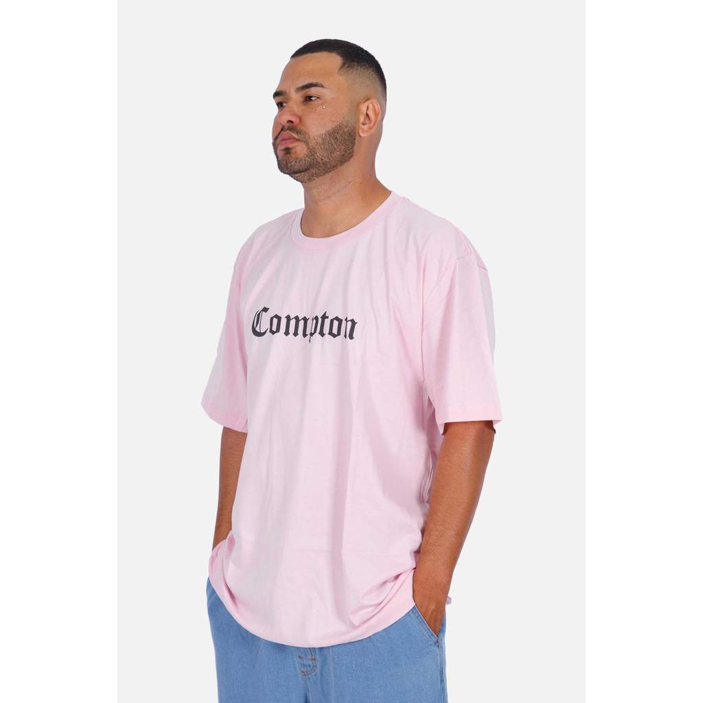 Camiseta Compton Oversized Classic Rosa | Shopee Brasil