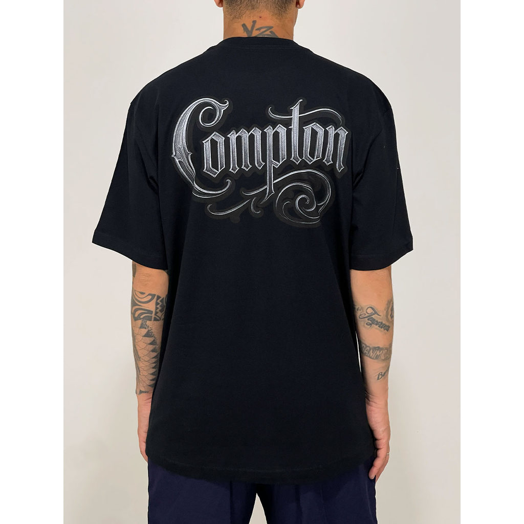 Camiseta Oversized Compton Tag Medieval - Preta | Shopee Brasil