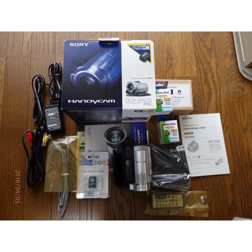 Excelente】 Câmera de vídeo digital SONY Handycam SR220 Gold DCR