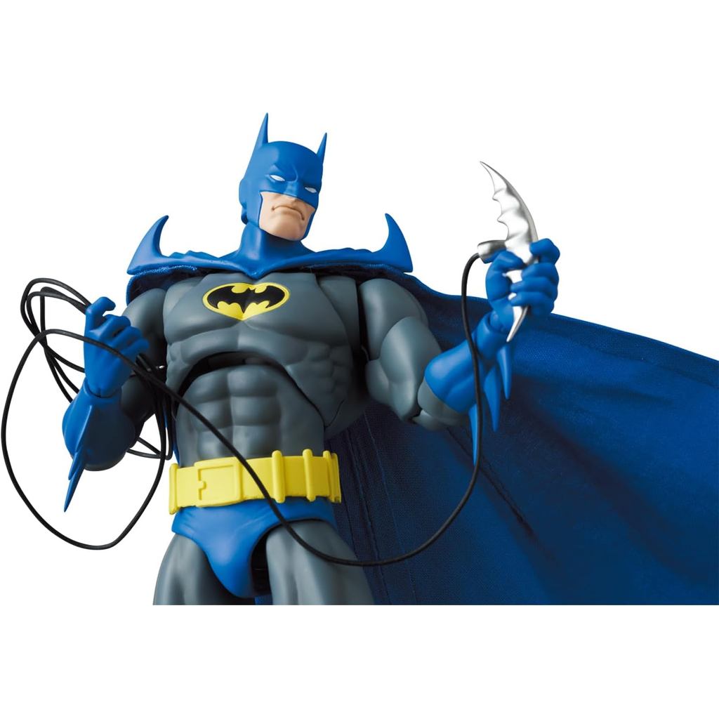 Medicom Toy MAFEX No.215 Knight Crusader Batman Figure [Direct