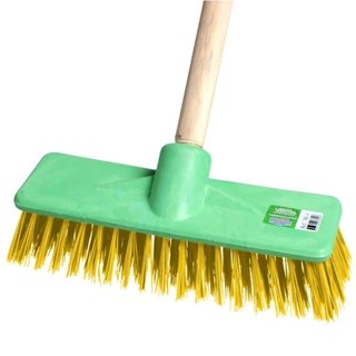 Vassoura tipo  30 cm cabo de madeira - Odim em Oferta na Shopee