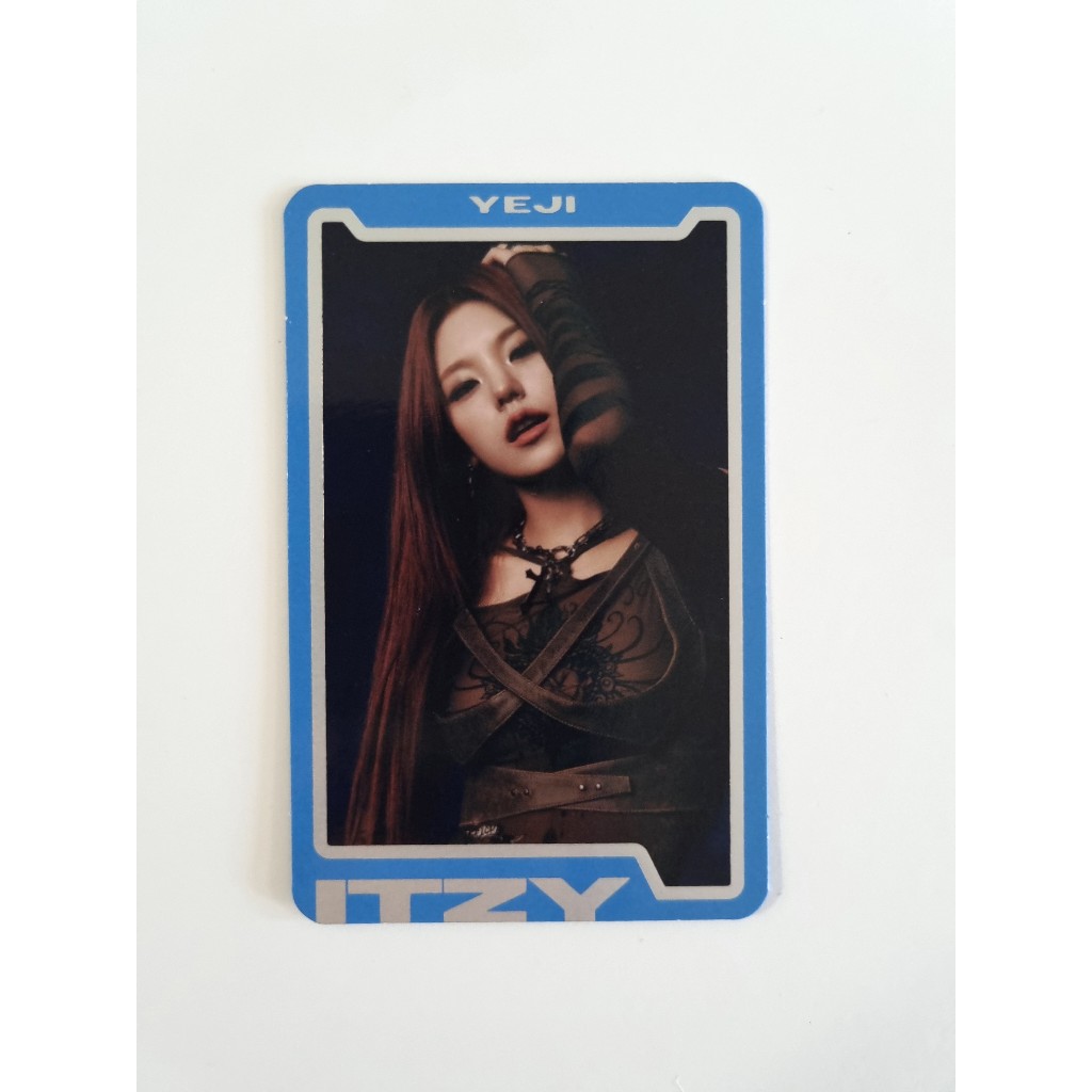 ITZY 2o Álbum BORN TO BE Official Fotocard-Yeji | Shopee Brasil