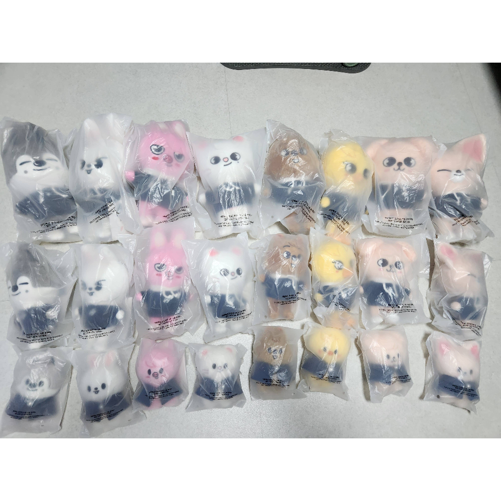Em Mão) STRAY KIDS x SKZOO Todas As Versões PLUSH Doll POP-UP 4TH
