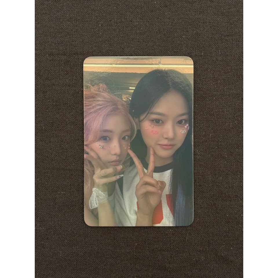 LOOSSEMBLE Um De Tipo De Cartão Fotográfico Oficial Mini Loona 2o