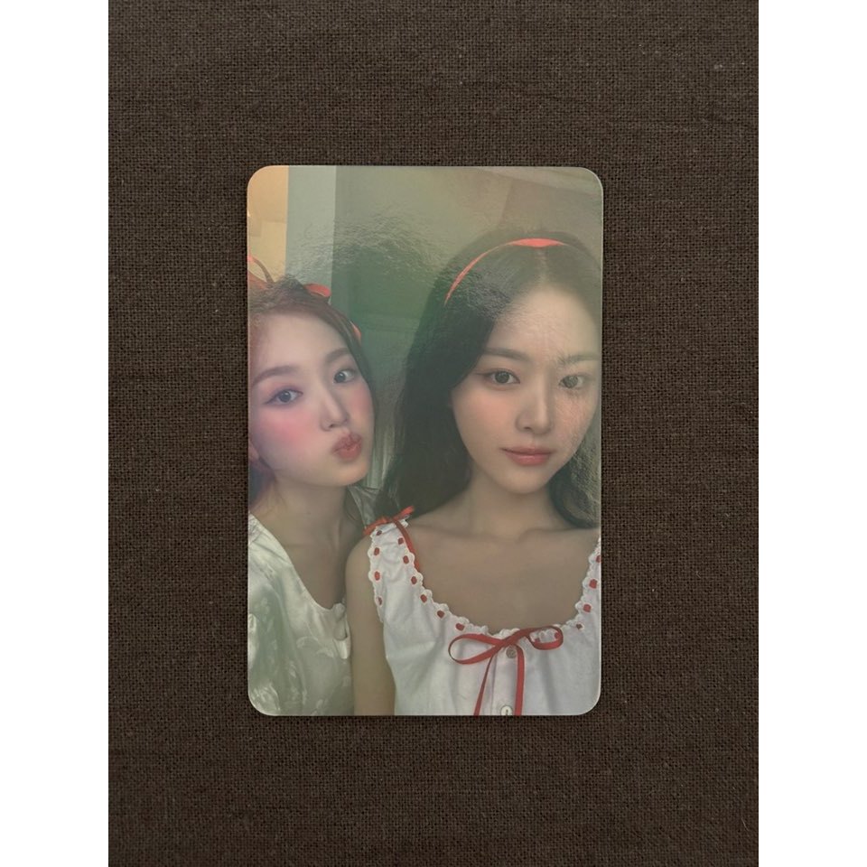 LOOSSEMBLE Um De Tipo De Cartão Fotográfico Oficial Mini Loona 2o