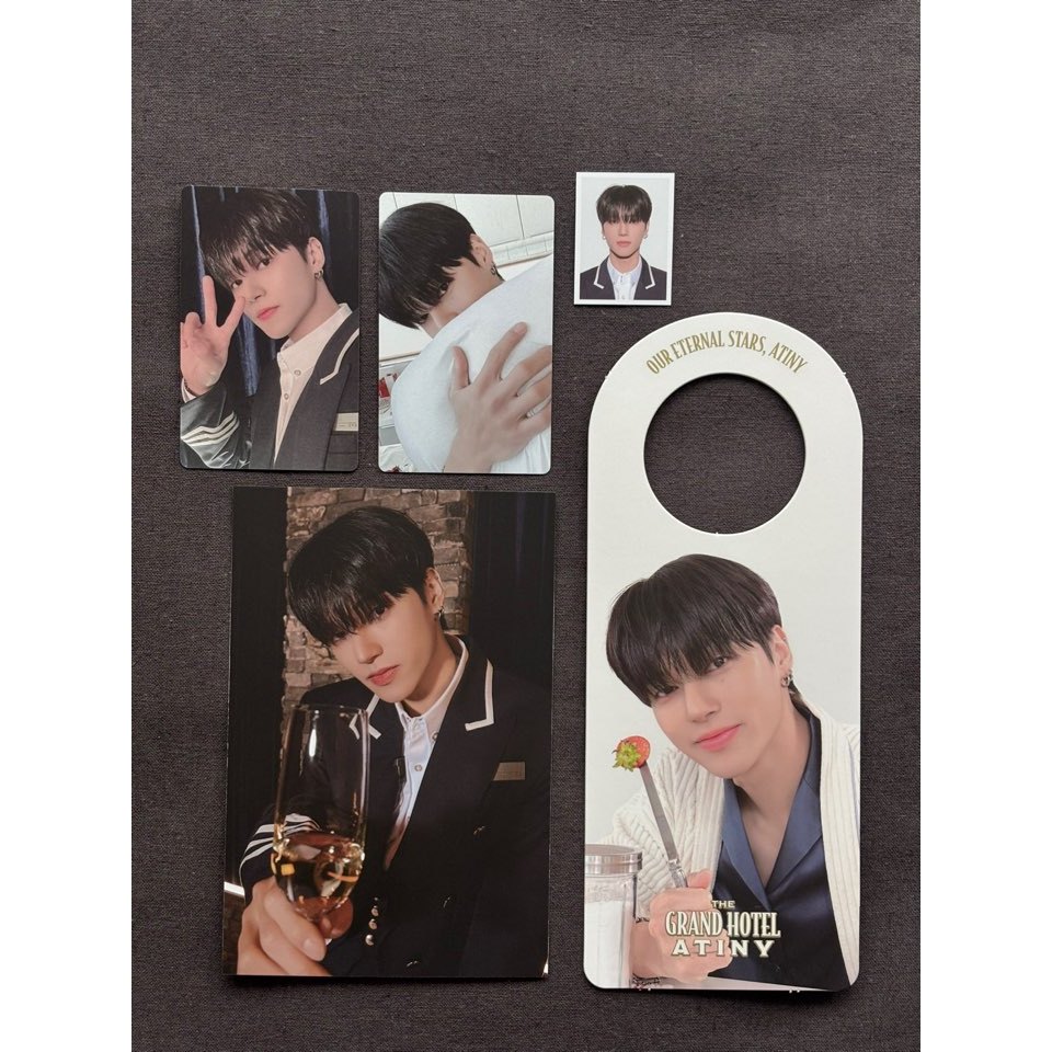 ATEEZ アチズ ATINY KIT FCキット magazine トレカ Kit De Associação ATEEZ 6o The Grand Hotel Atiny Photocard Oficial