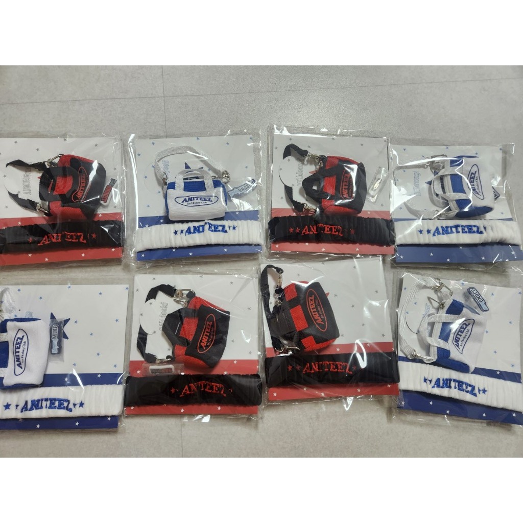 アイドル ATEEZ FC KIT Em Mão) ATEEZ X ANITEEZ POP-UP Store'aniteez ICE City'hockey CLUB