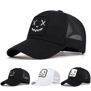 Um boné de Baseball com padrão de costura Boné de Baseball Bordado Exquisito Boné de Proteção Solar Exterior Chapéu de Casal