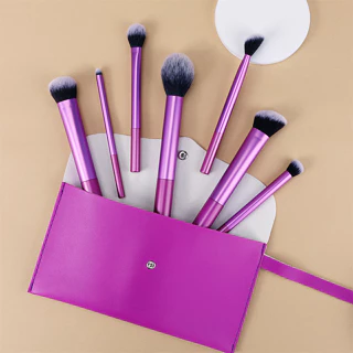 7 Pcs Conjunto de Escova de Maquiagem Profissional Púrpura Conjunto de Escova de Pó Solto Escova de Pó Escova de Pó Solto Escova de Pó para Sombra Conjunto Completo Conjunto de Presente de Viagem Inclui Saco de Armazenamento