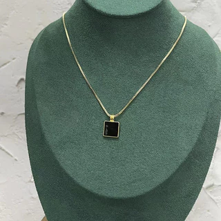 Colar de Pingente Quadrado Preto Colar de Clavícula em Estilo Frio Colar de Nicho de Estilo Moda Influenciador de Temperamento